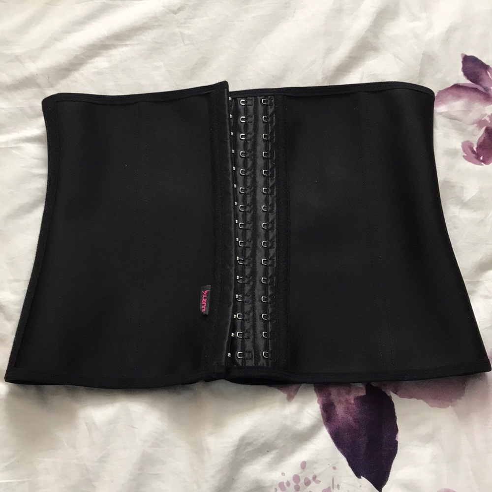 Waist shaper
